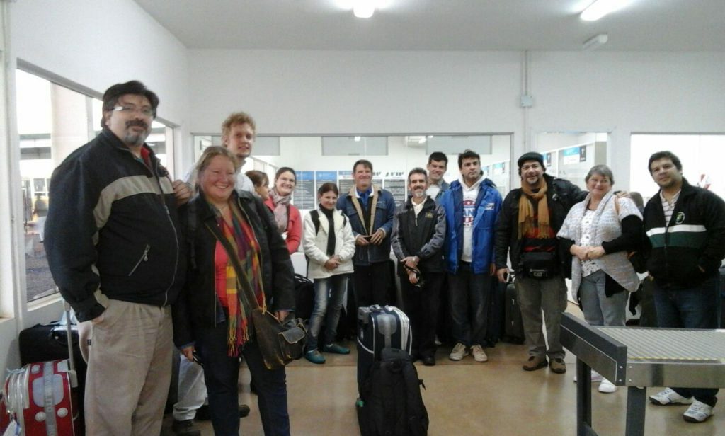 Delegados a punto de embarcarse en el avión que salió desde Asunción hacia la ciudad de Franckfurt. Foto Renate Lust